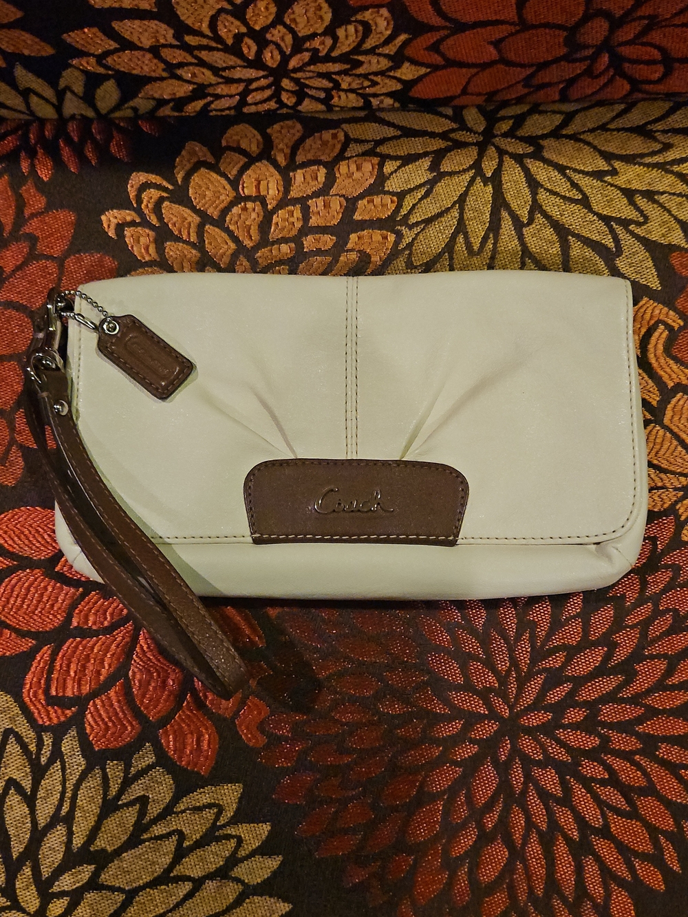 Coach Vintage Cream Leather Ashley Wristlet Clutch with Brown Trim
